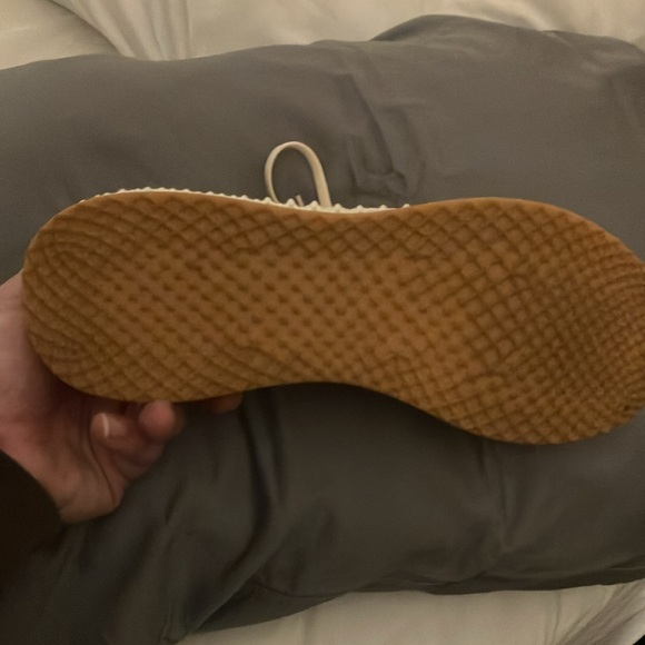 Like new ultraboost 4d. Selling for around $300 on most sites. - Picture 4 of 7